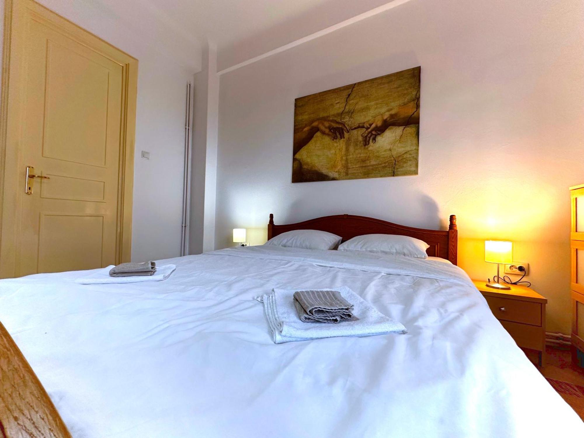 Ultracentral Apartment 4 Rooms - Old City Center -120 Square Meters - Бухарест Экстерьер фото